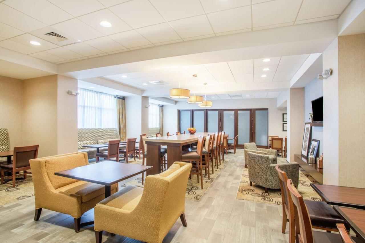 Hampton Inn Philadelphia/Voorhees Exterior photo