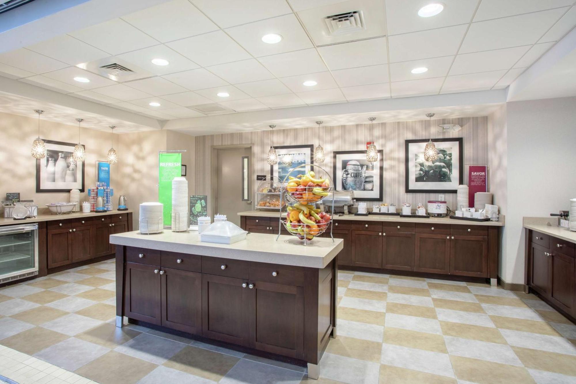 Hampton Inn Philadelphia/Voorhees Exterior photo